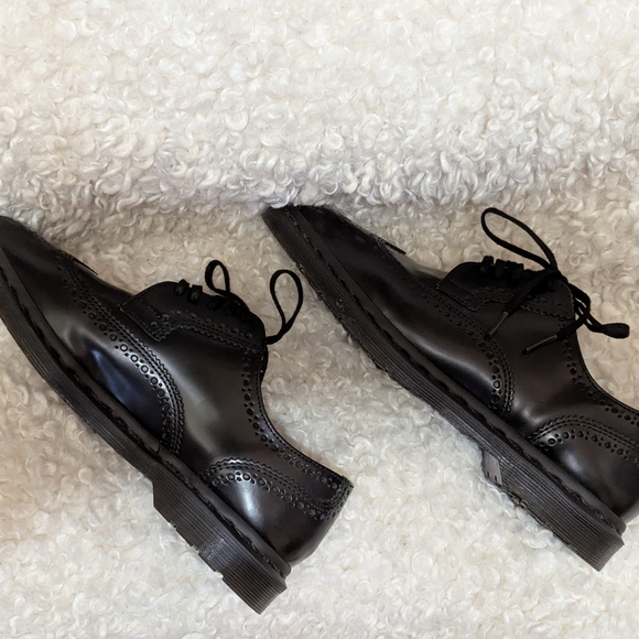 Dr. Martens Black Leather Brogue Shoes Size 36 - Picture 4 of 7